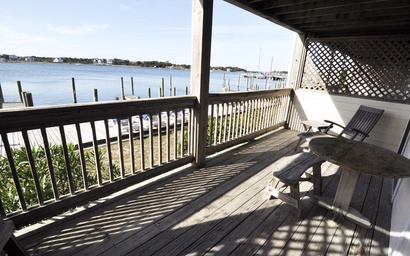 DC204: Captains Landing Suite 204 2