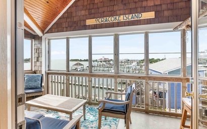 D101: Harborview, Harbor Front