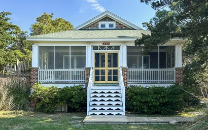 CR17: Mattie Midgette Cottage