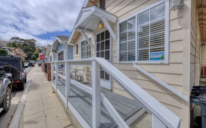 317CE - 317 Clemente