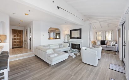 H242 - Hamilton Cove Villa 2-42 6