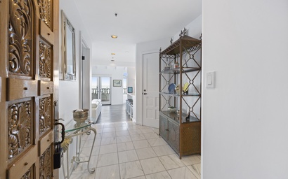 H242 - Hamilton Cove Villa 2-42 3