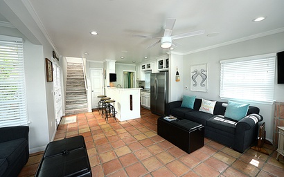 232W - 232 Whittley 5