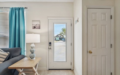 Beach Walkers - Two Bedroom - Pet and Family Friendly! 3