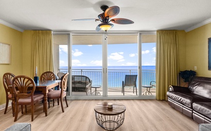 Emerald Beach Resort 1834 - On the 'Main Strip' - Beachfront! 3