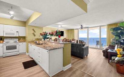 Emerald Beach Resort 1834 - On the 'Main Strip' - Beachfront! 5