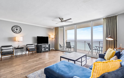 Emerald Beach Resort 1133 - Beachfront on the 'Main Strip'! 2