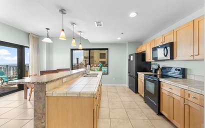 Origin 0436 - One Bedroom - Gulf View with Direct Pool Deck Access! 4