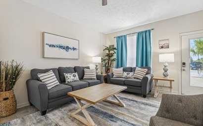 Beach Walkers - Two Bedroom - Pet and Family Friendly! 5