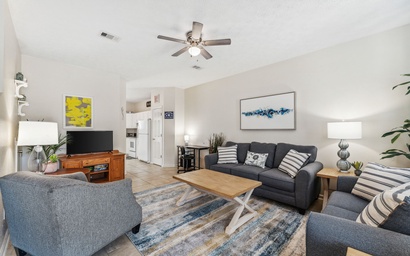 Beach Walkers - Two Bedroom - Pet and Family Friendly!