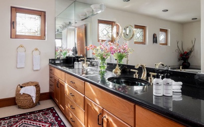 Mountain View Escape 22