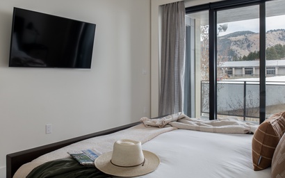 One Town Hill 406 13