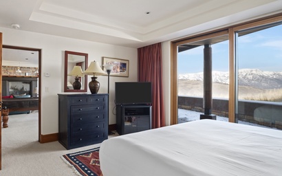 Mountain View Escape 26