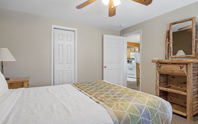 Town Square Lodge 3 13