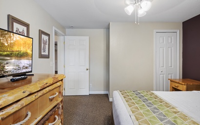 Town Square Lodge 3 10