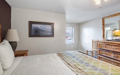 Town Square Lodge 4 12