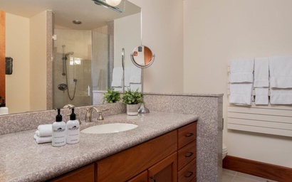 Mountain View Escape 27