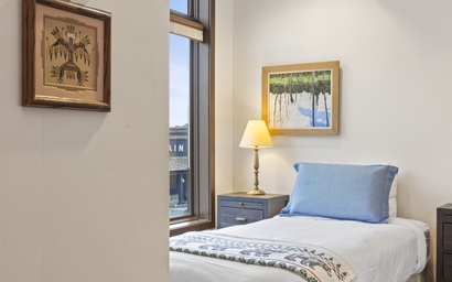 Pearl at Jackson 202 25