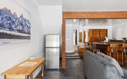 Teton Shadows St. John B 7