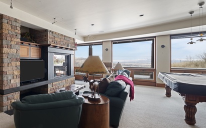 Mountain View Escape 40