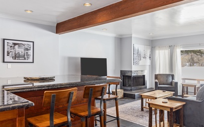 Teton Shadows St. John B 9