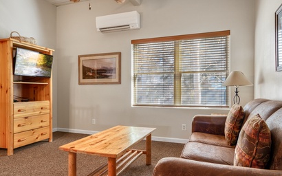 Town Square Lodge 10