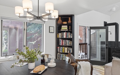 Clark's Knoll 385 8