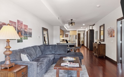 Pearl at Jackson 205 5
