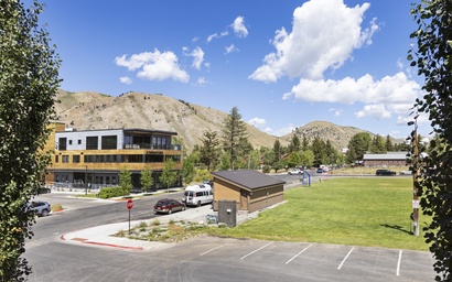 One Town Hill 200 14