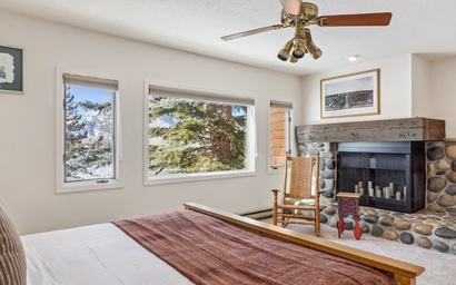 Teton Shadows Granite D 24