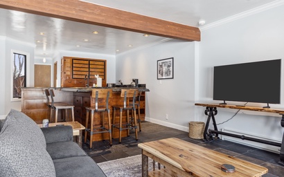 Teton Shadows St. John B 5