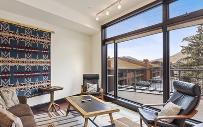 Pearl at Jackson 202 4