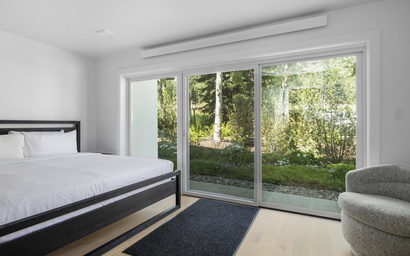 Four Seasons I B3 17