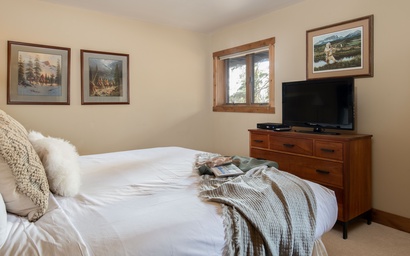 Holly Drive Homestead 10