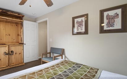 Town Square Lodge 6 8