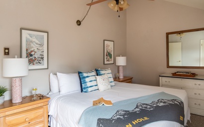 Teton Shadows Rimrock E 16