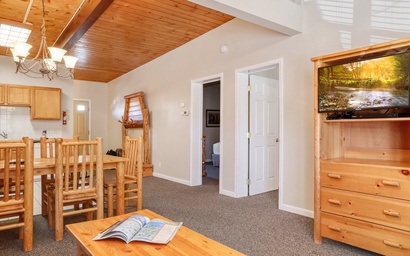 Town Square Lodge 11