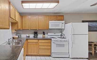 Town Square Lodge 6 4