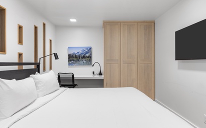 Four Seasons I B3 28