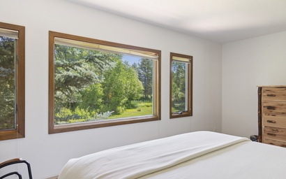 Teton Shadows St. John B 20