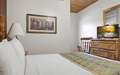 Town Square Lodge 9 8
