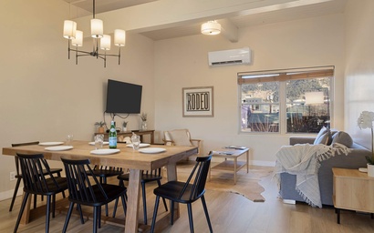 Town Square Lodge 8 7