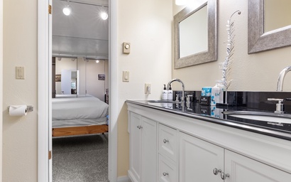 Teton Shadows Granite F 35