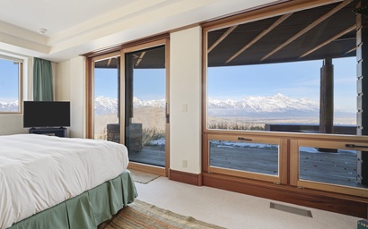 Mountain View Escape 30