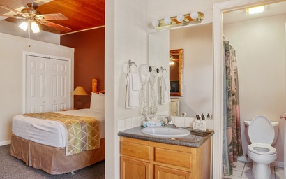 Town Square Lodge 10 9