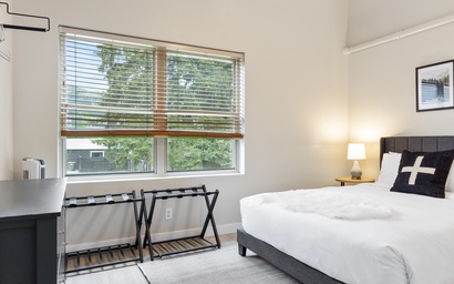 Town Square Lodge 7 11