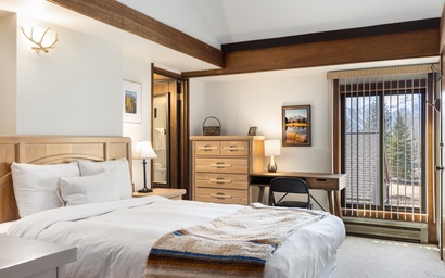 Teton Shadows Rimrock C 17