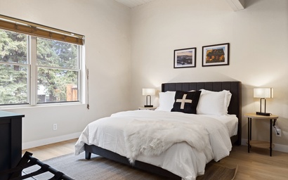 Town Square Lodge 8 16