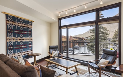 Pearl at Jackson 202 3