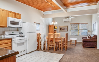 Town Square Lodge 10 4